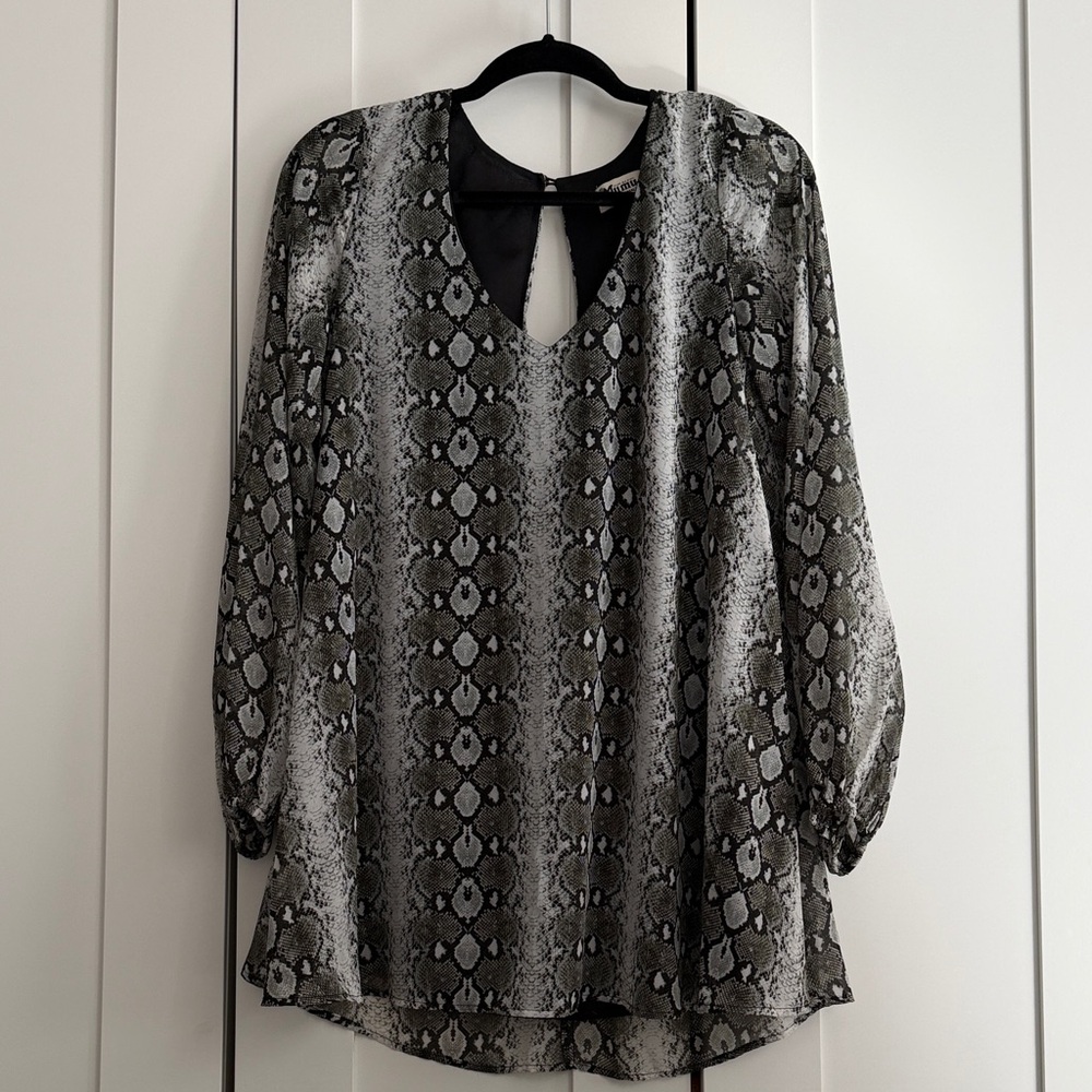 Show Me Your MuMu Grey Snake Print V-Neck Tunic